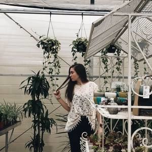 Meet your Posher, Lydia